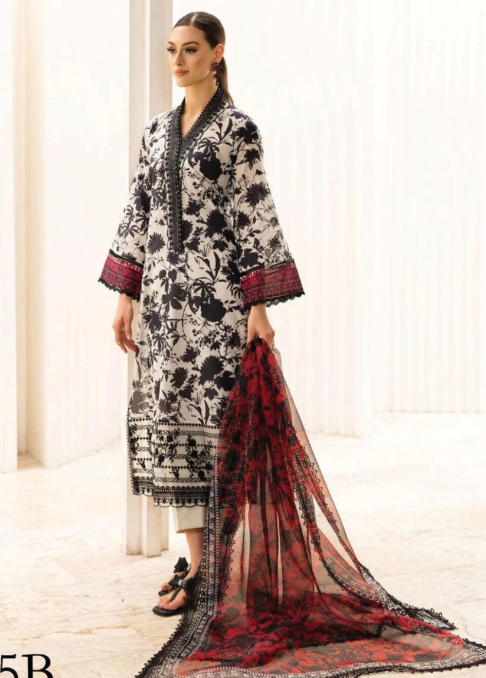 Winter 2025 Khaddar 3-Piece Suit- Black & White- Embroidered Collection