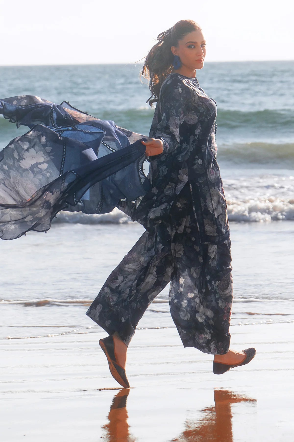 Winter 2025 Khaddar 3-Piece Suit – EMBROIDERED PRINTED