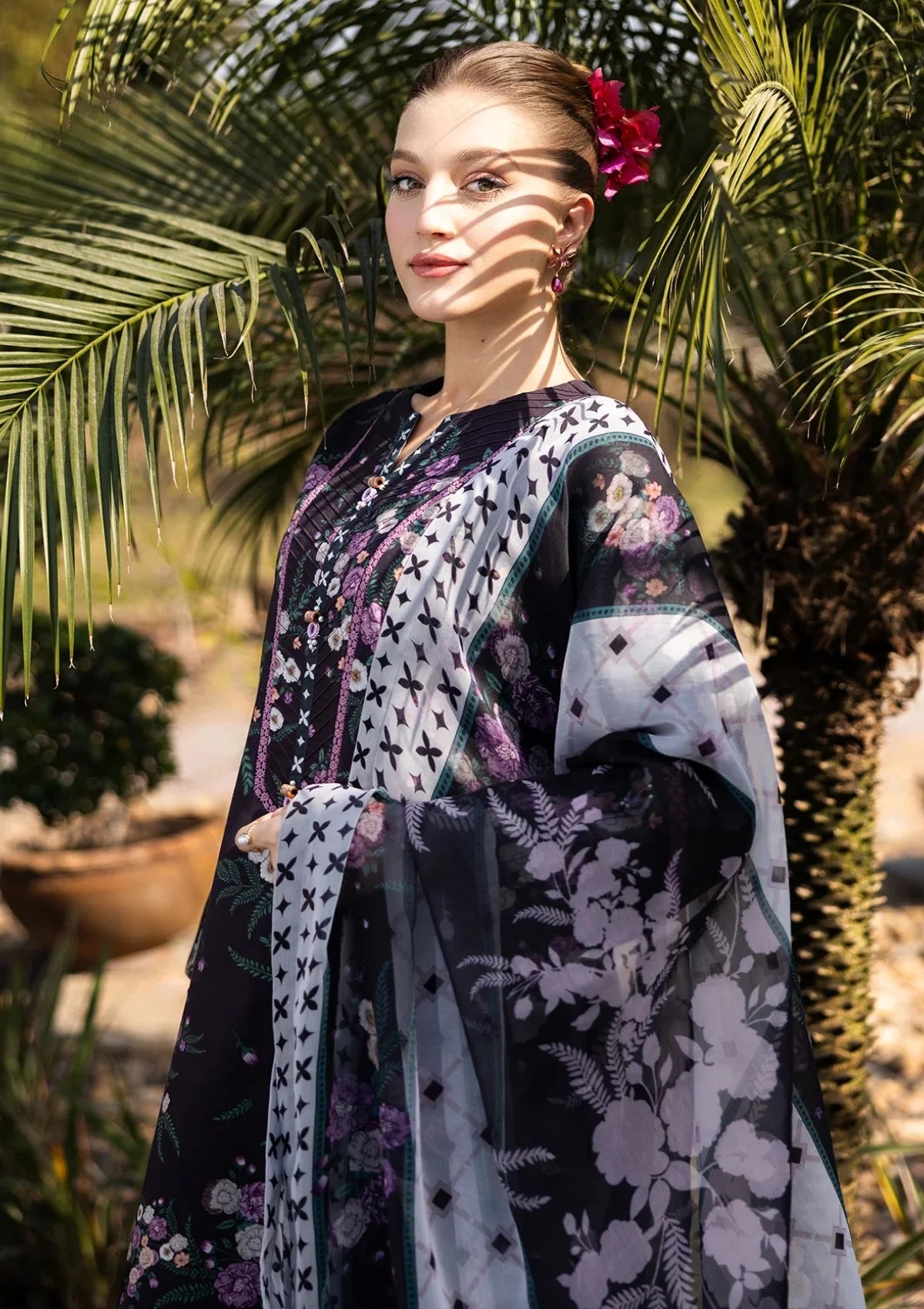 Winter 2025 Khaddar 3-Piece Suit – Digital Floral Print with Slub Dupatta