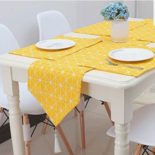 Geometric Table Runner with 6 Mats